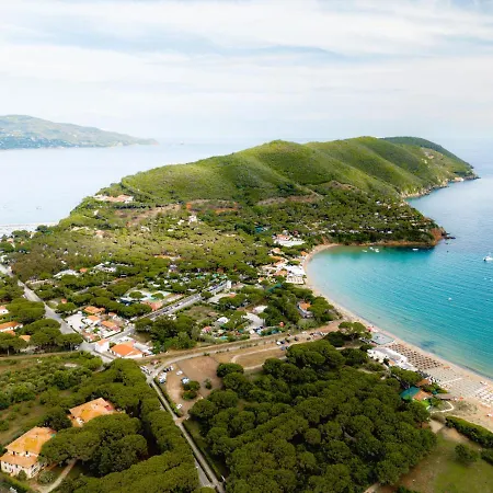 Glamping At Elba Luxury tent