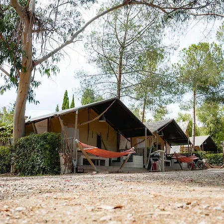 Glamping At Elba Luxury tent